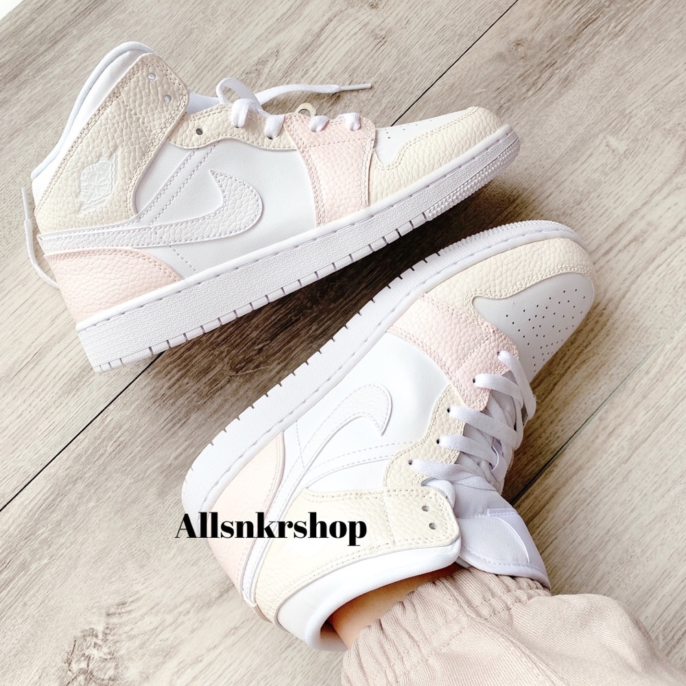 Nike Air jordan 1 mid custom biege pink